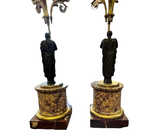 XIX secolo, Impero, Coppia di candelabri in bronzo patinato e dorato