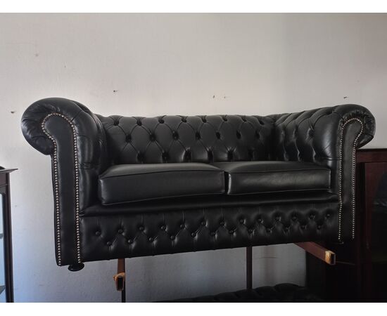 Coppia divani Chesterfield in pelle nera 