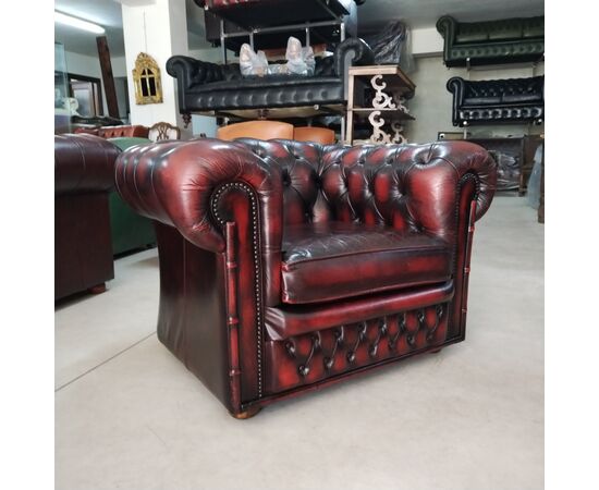 Poltrona chesterfield club vintage inglese originale in pelle bordeaux 