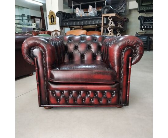 Poltrona chesterfield club vintage inglese originale in pelle bordeaux 