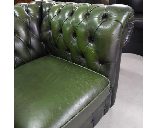 Divano chesterfield club 2 posti inglese originale vintage in pelle verde 