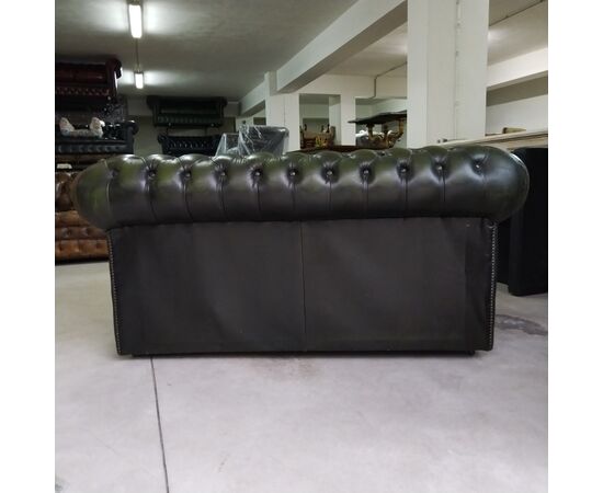 Divano chesterfield club 2 posti inglese originale vintage in pelle verde 