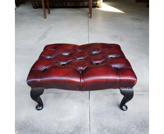 Poggiapiedi o pouf chesterfield vintage inglese originale in pelle bordeaux 