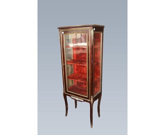 Vetrina francese stile Transizione 1 Porta del 1800 in palissandro con piano in marmo e bronzi