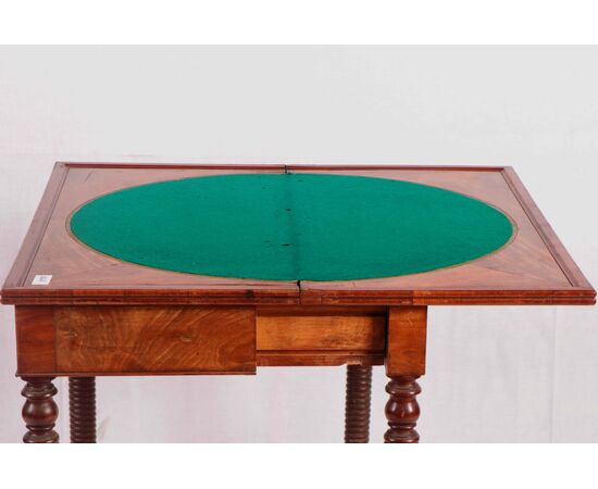 Tavolino da gioco francese stile Carlo X del 1800 in legno di mogano