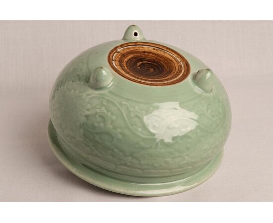 Large 18th century Celadon bowl - O / 481 -     