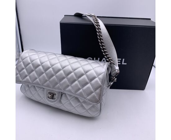 CHANEL Borsa a Tracolla in Pelle Col. Argento Easy Flap M