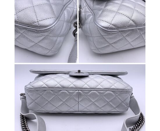 CHANEL Borsa a Tracolla in Pelle Col. Argento Easy Flap M