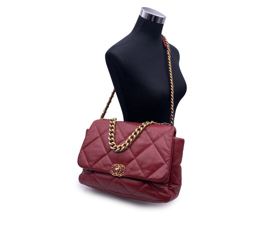 CHANEL Borsa a Tracolla in Pelle Col. Rosso Chanel 19 L