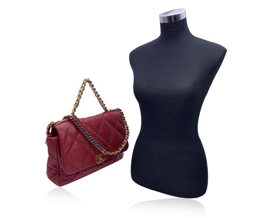 CHANEL Borsa a Tracolla in Pelle Col. Rosso Chanel 19 L