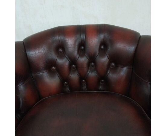 Coppia di poltrone inglese chesterfield vintage originale in pelle marrone 