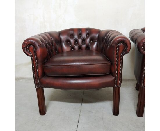 Coppia di poltrone inglese chesterfield vintage originale in pelle marrone 