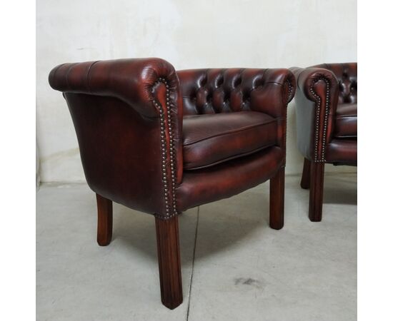 Coppia di poltrone inglese chesterfield vintage originale in pelle marrone 