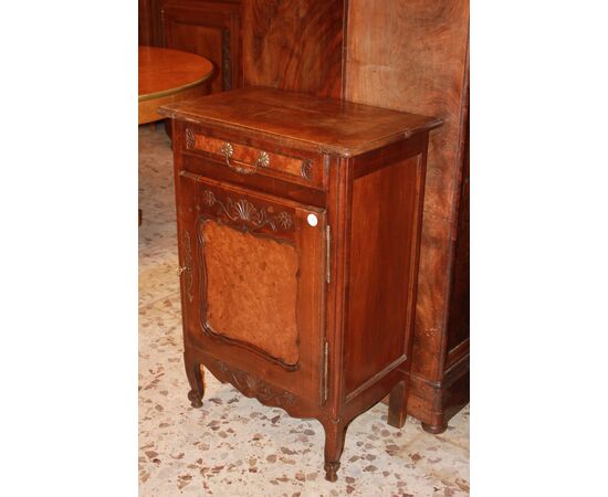 Piccola Credenza Provenzale in legno di noce e olmo ad 1 anta