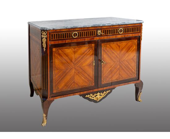 Credenza antica Napoleone III Francese in legni esotici pregiati con innesti di elementi in bronzo dorato. Periodo XIX secolo.