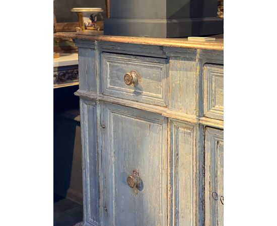 Credenza dipinta in legni misti