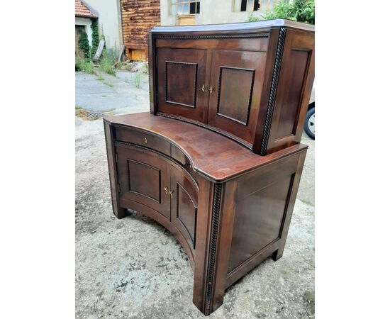 credenza con alzata