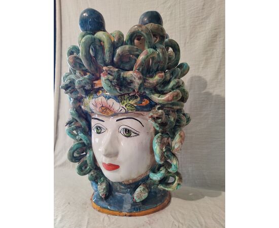 Testa di principessa con serpenti in ceramica di Caltagirone - H 43 cm - Sicilia