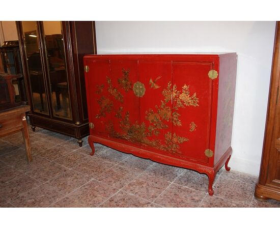 Credenza Cinese prima metà 1900 laccata e riccamente decorata