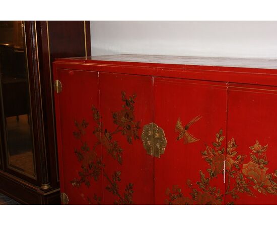 Credenza Cinese prima metà 1900 laccata e riccamente decorata