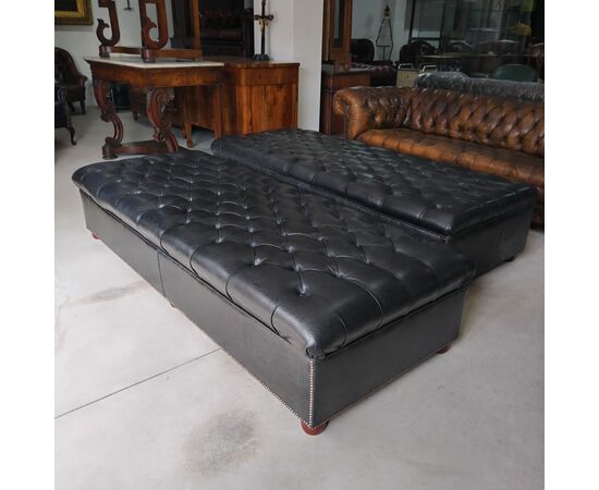 Panca chesterfield inglese originale vintage in pelle nera antracite 