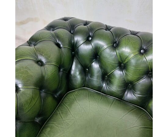 Poltrona chesterfield club vintage inglese originale in pelle verde smeraldo 