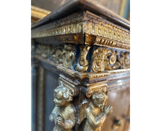 CREDENZA IN NOCE RINASCIMENTALE PRIMA META’ DEL XVI SECOLO