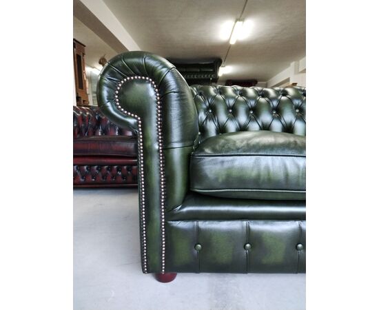 Divano Chesterfield 3 posti club inglese originale in pelle Antique Green 