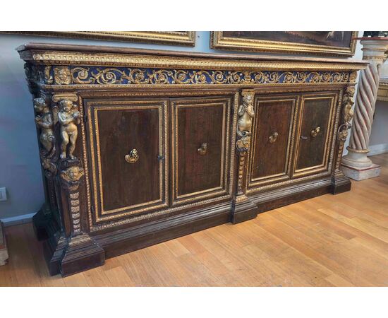 CREDENZA IN NOCE RINASCIMENTALE PRIMA META’ DEL XVI SECOLO