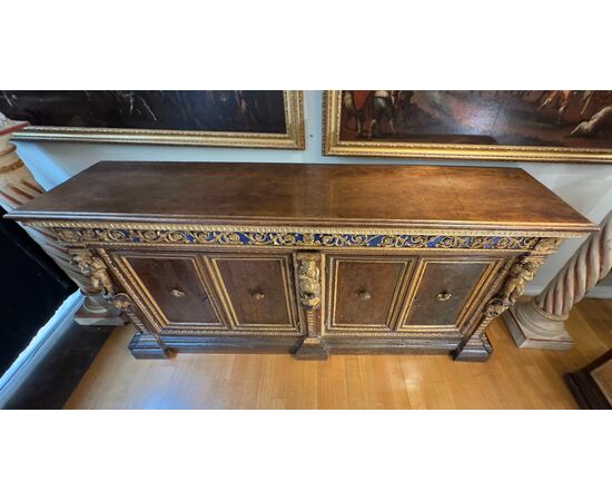 CREDENZA IN NOCE RINASCIMENTALE PRIMA META’ DEL XVI SECOLO