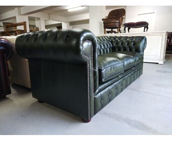 Divano Chesterfield 3 posti club inglese originale in pelle Antique Green 