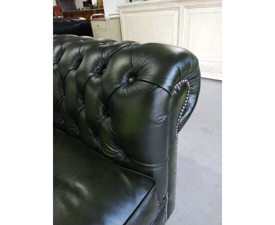 Divano Chesterfield 3 posti club inglese originale in pelle Antique Green 