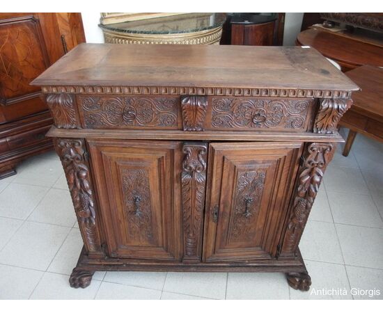 CREDENZA A DUE PORTE IN NOCE FINE 600 cm L117xP55xH111
