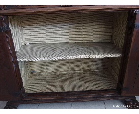 CREDENZA A DUE PORTE IN NOCE FINE 600 cm L117xP55xH111