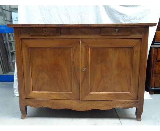 Credenza a due porte in noce Luigi XV metà 1700 Piemonte