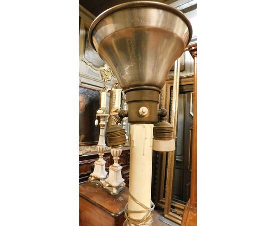 LAMP243 - Coppia di candelieri argentati, misure cm L 32 x P 32 x H 174 