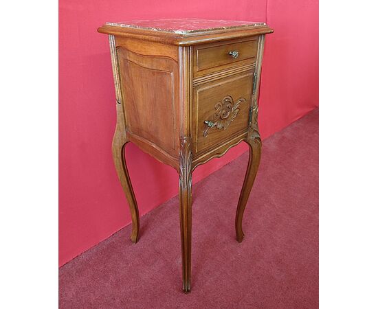 Comodino Art Nouveau con marmo