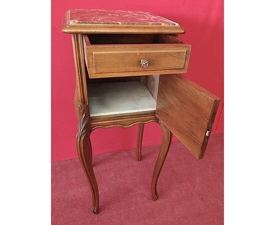 Comodino Art Nouveau con marmo