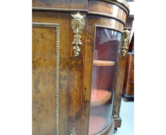 Credenza Vittoriana in radica di noce intarsiata e con bronzi fine 1800 inglese