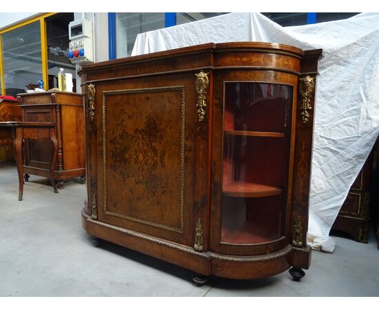 Credenza Vittoriana in radica di noce intarsiata e con bronzi fine 1800 inglese