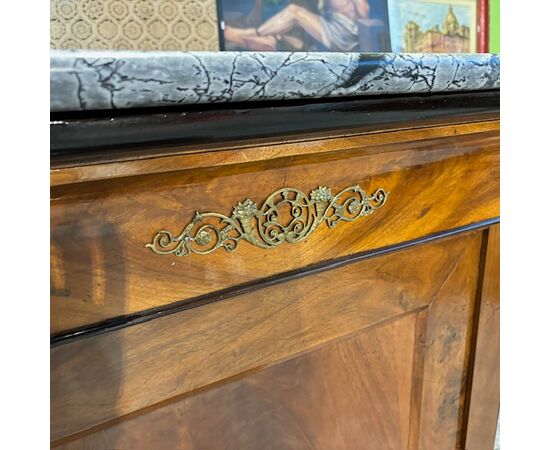 Antica splendida credenza -servante noce cappuccina CARLO X 1820 . con marmo . Mis 182 x 69 