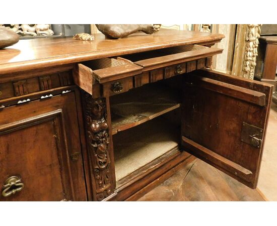  ARM228 - Credenza in noce, epoca '500/'600, misure cm L 240 x P 81 x H 118 