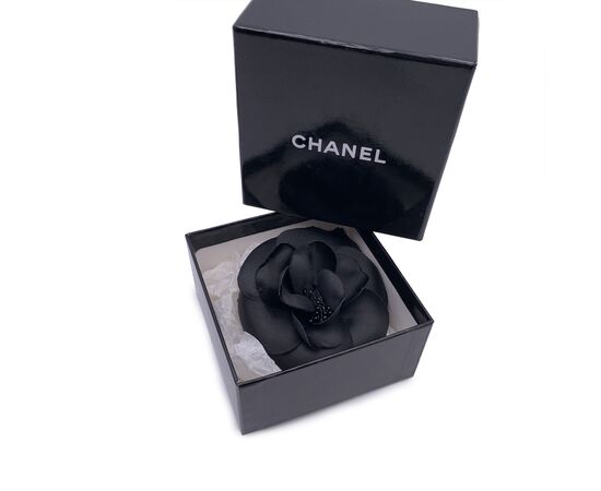 CHANEL Spilla Vintage in Tela Col. Nero Camellia