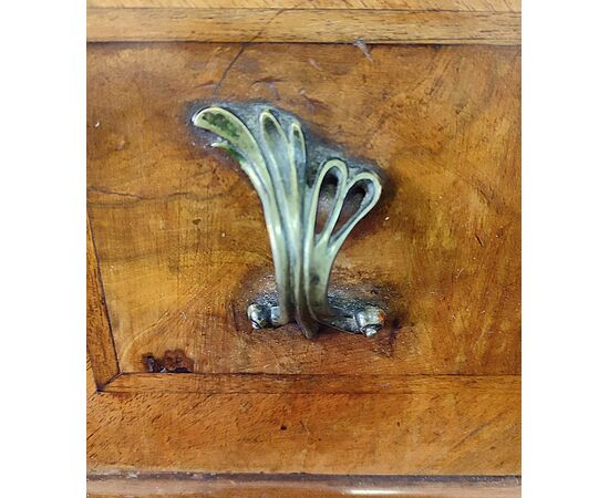 Venetian cherry kneeler