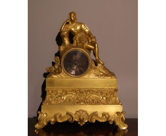 Orologio francese stile Impero del 1800 in bronzo dorato "Pensatore"