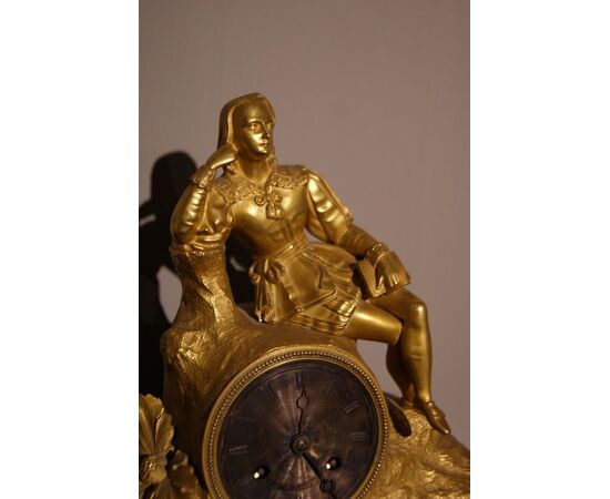 Orologio francese stile Impero del 1800 in bronzo dorato "Pensatore"