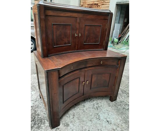 credenza con alzata