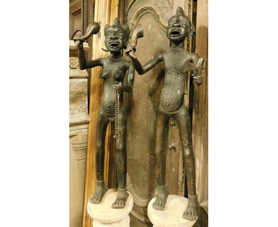  DARS657 - Coppia di statue in legno, epoca '800, misura cm L 35 x H 104  