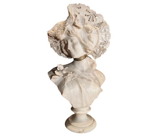 Busto raffigurante figura femminile 