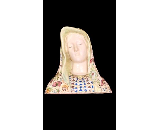 Busto di Madonna in maiolica policroma.Manifattura Minghetti.Bologna.